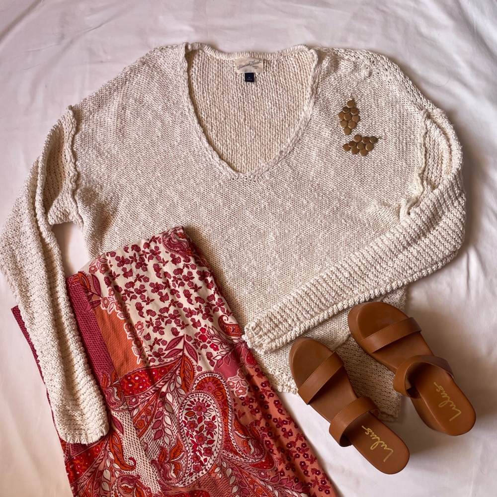 Universal Thread Beige Crochet Sweater